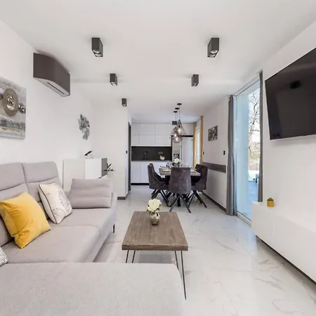 Stunning With Panoramic View Villa