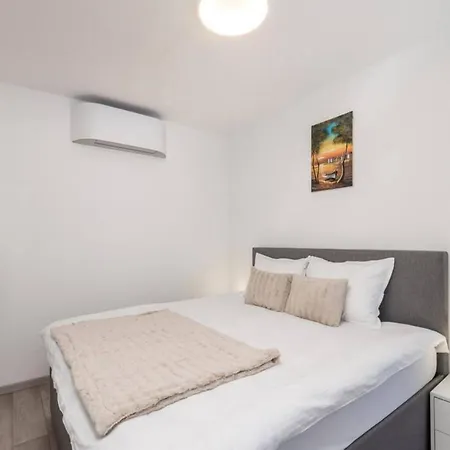 Stunning With Panoramic View Vila Opatija