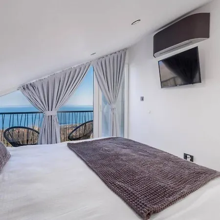 Villa Stunning With Panoramic View Opatija