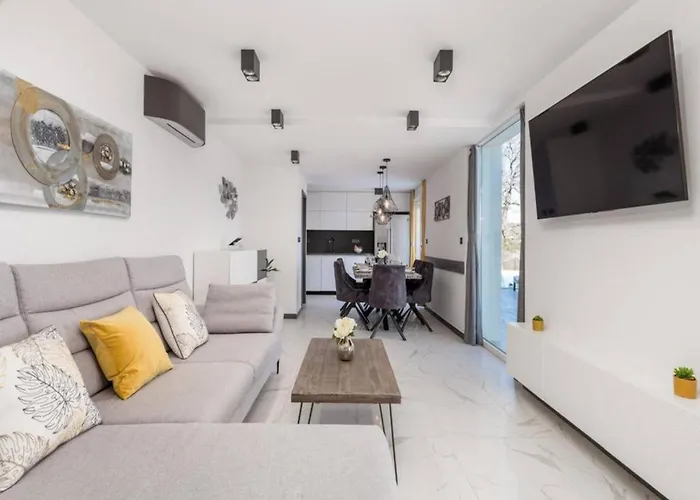 Stunning With Panoramic View Villa