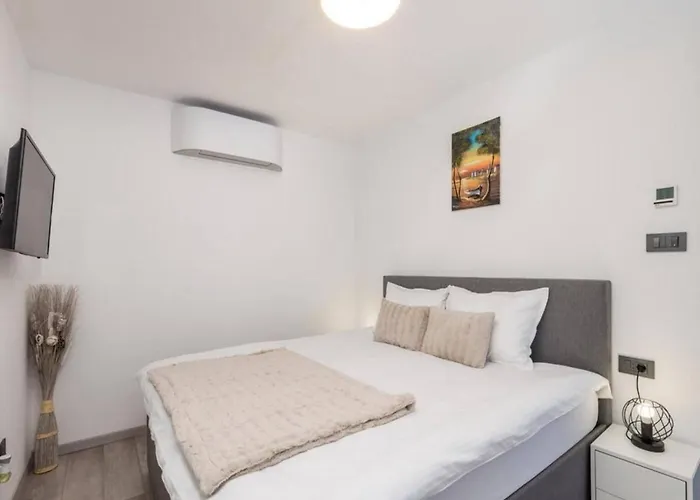 Stunning With Panoramic View Vila Opatija