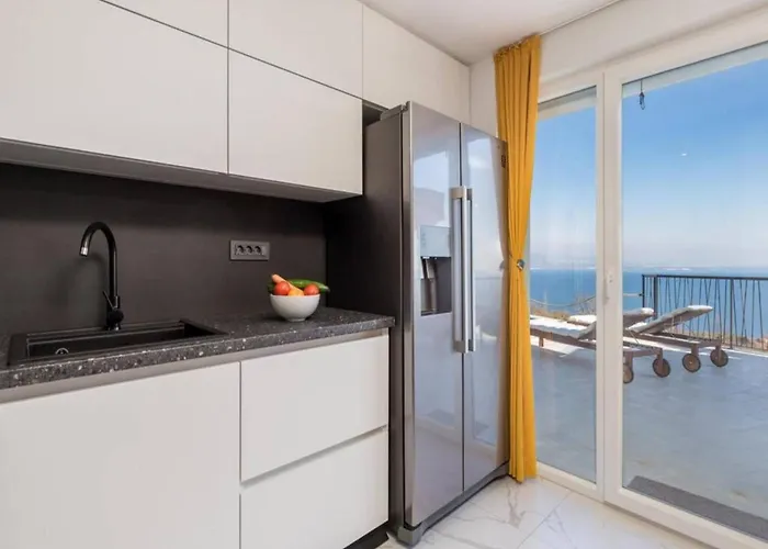 Vila Stunning With Panoramic View