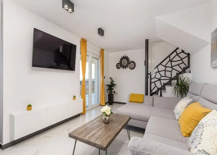 Stunning With Panoramic View Vila Opatija